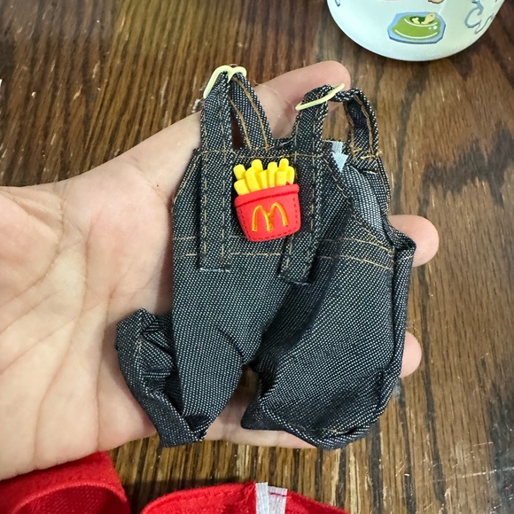 McDonald's Employee Labubu clothes - Picture 4 of 5